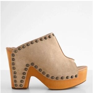 DINGO Studded Tan Platform Mules